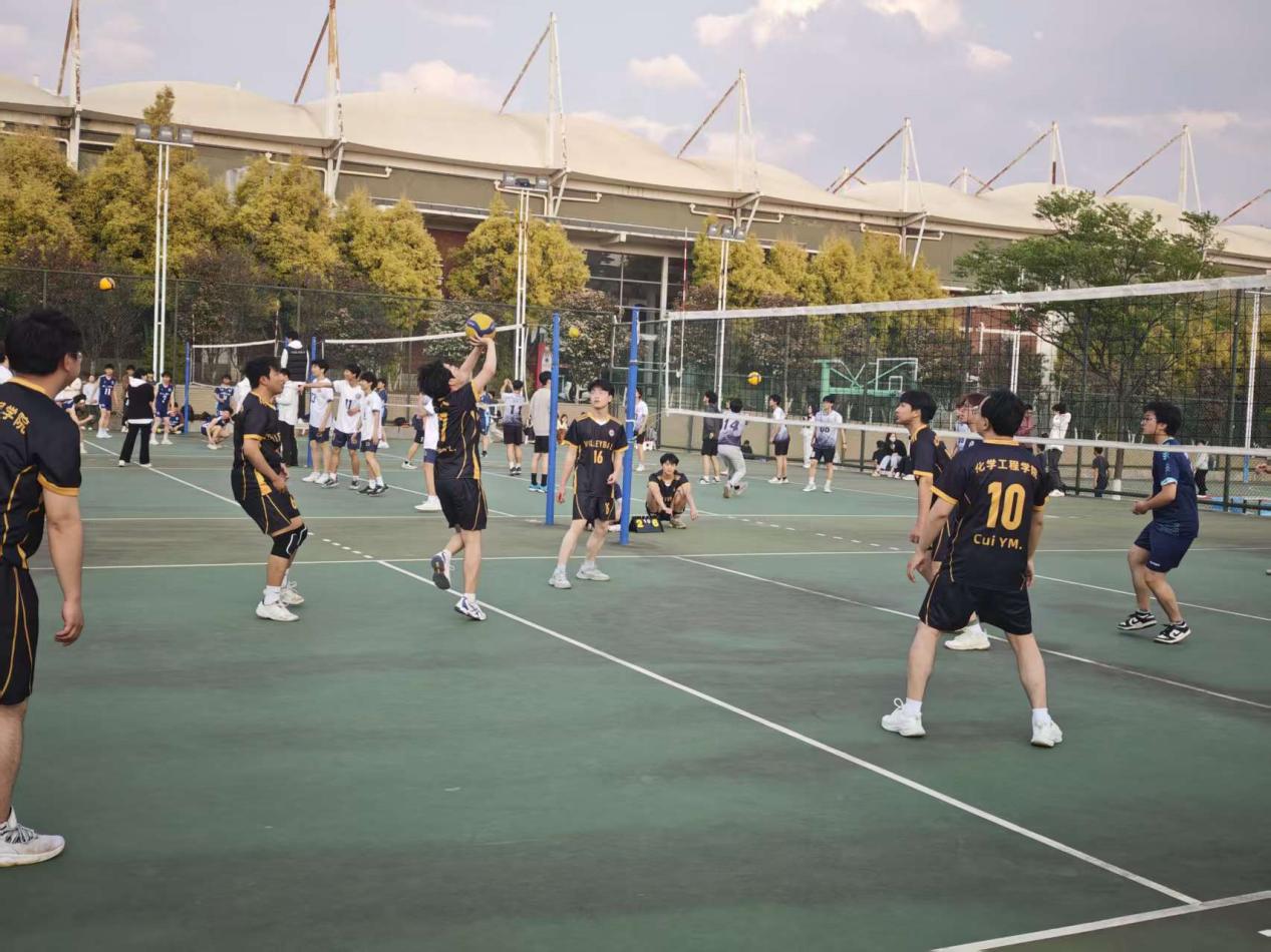 化学工程学院“三好杯”排球赛正式开赛